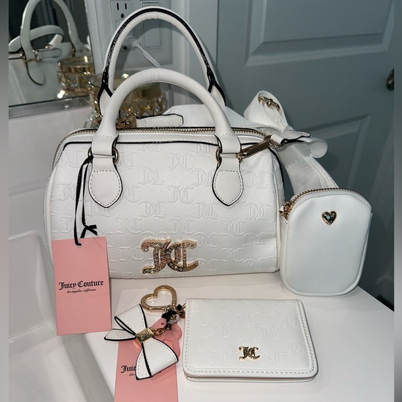 Juicy Couture Handbags - JUICY COUTURE WHITE MATCHING 3 PIECE SET🎀